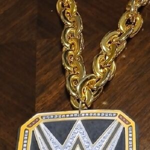WWE CHAMIPNSHIP NECKLACE